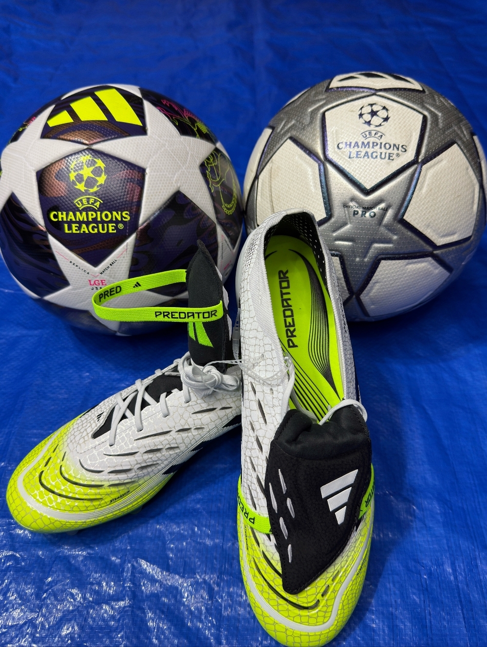 NEW SIZE 9.5 Adidas Predator Soccer Cleats in White, Neon Yellow & Black